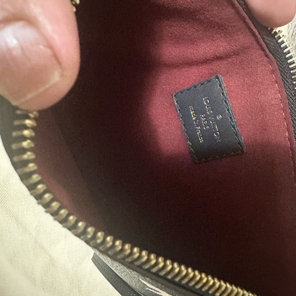 Louis Vuitton - Picture 4 of 4
